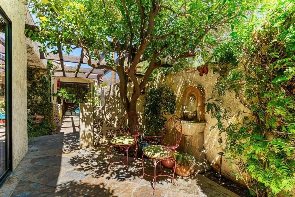 Image 11 of property listing at 1341 E Amado Road, Palm Springs, CA 92262