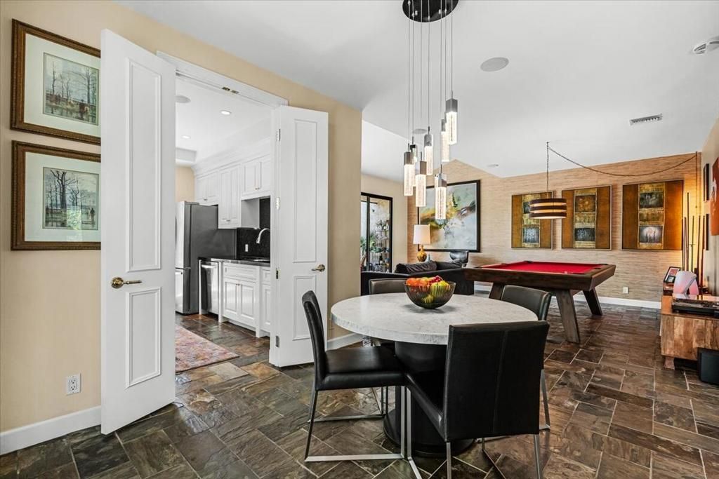 Image 27 of property listing at 1341 E Amado Road, Palm Springs, CA 92262