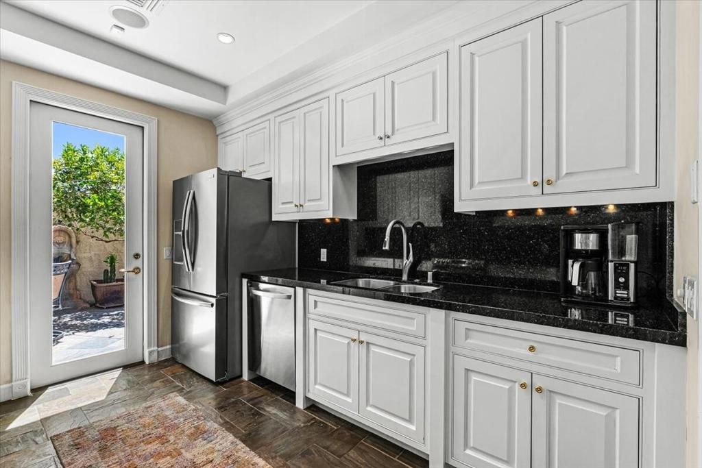 Image 33 of property listing at 1341 E Amado Road, Palm Springs, CA 92262