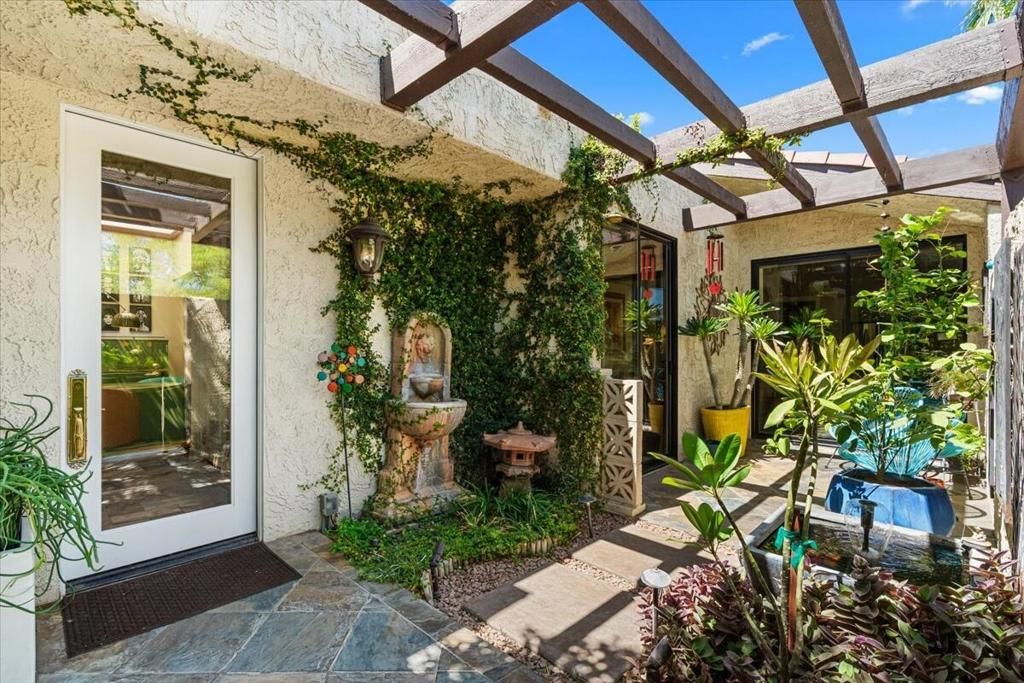 Image 5 of property listing at 1341 E Amado Road, Palm Springs, CA 92262