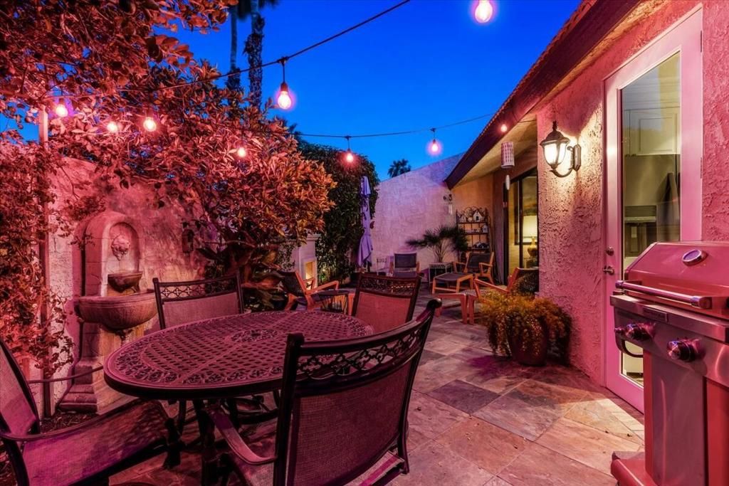 Image 7 of property listing at 1341 E Amado Road, Palm Springs, CA 92262