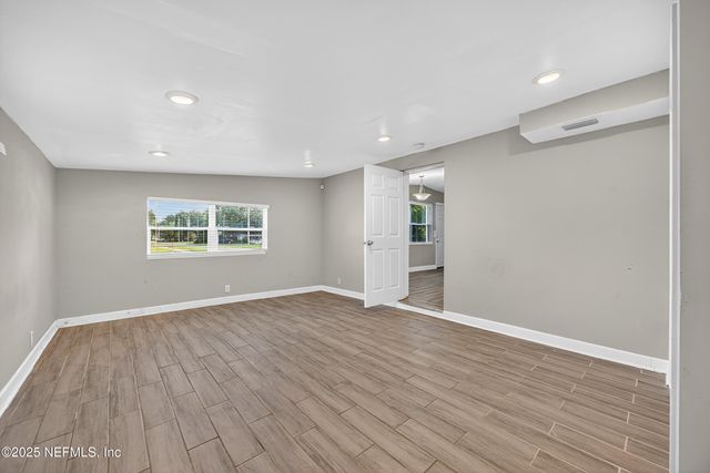 1023 DE PAUL Drive, Jacksonville, FL 32218