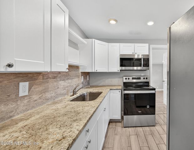 1023 DE PAUL Drive, Jacksonville, FL 32218