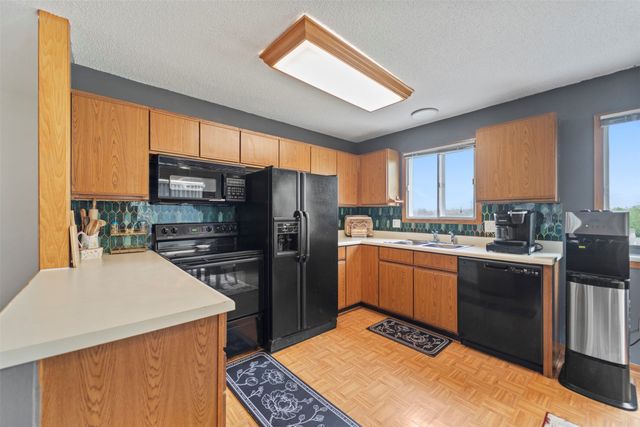 2439 SE 18th Court, Des Moines, IA 50320