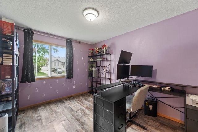 2439 SE 18th Court, Des Moines, IA 50320