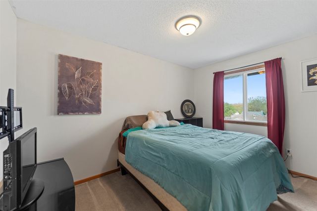 2439 SE 18th Court, Des Moines, IA 50320