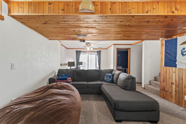2439 SE 18th Court, Des Moines, IA 50320