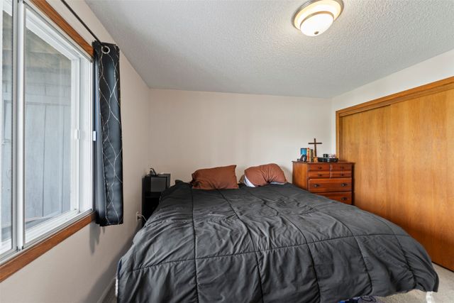2439 SE 18th Court, Des Moines, IA 50320
