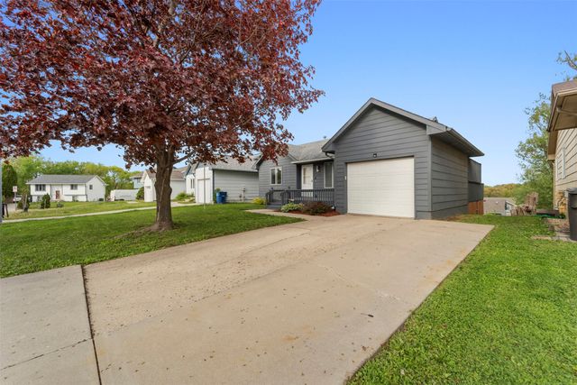 2439 SE 18th Court, Des Moines, IA 50320