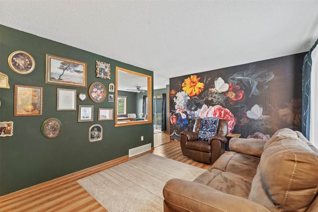 2439 SE 18th Court, Des Moines, IA 50320