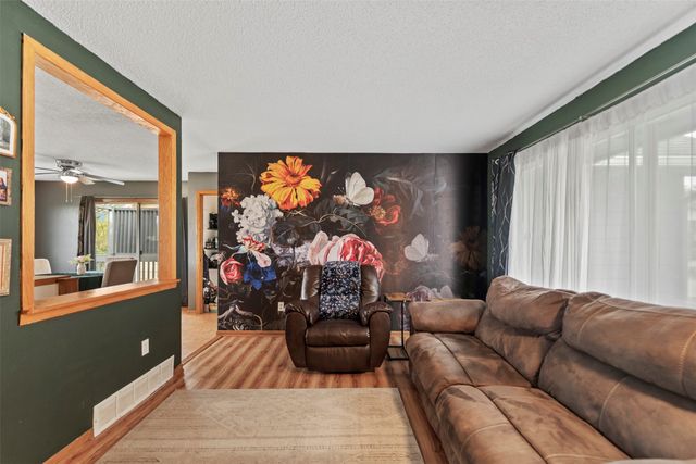 2439 SE 18th Court, Des Moines, IA 50320