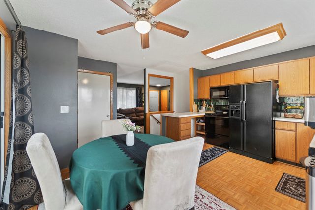 2439 SE 18th Court, Des Moines, IA 50320