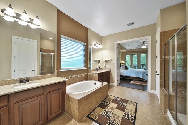 5 Copper Cove, Conroe, TX 77304