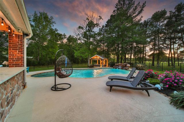 5 Copper Cove, Conroe, TX 77304