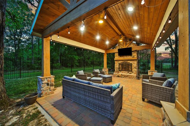 5 Copper Cove, Conroe, TX 77304