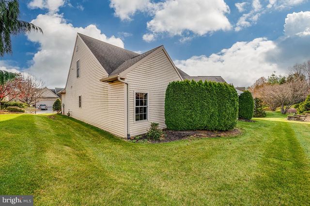 45 WINTERBERRY LN, Womelsdorf, PA 19567
