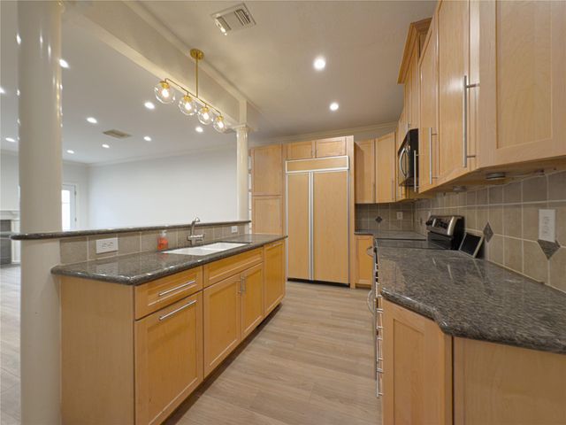 2976 Holly Hall Street 2976, Houston, TX 77054