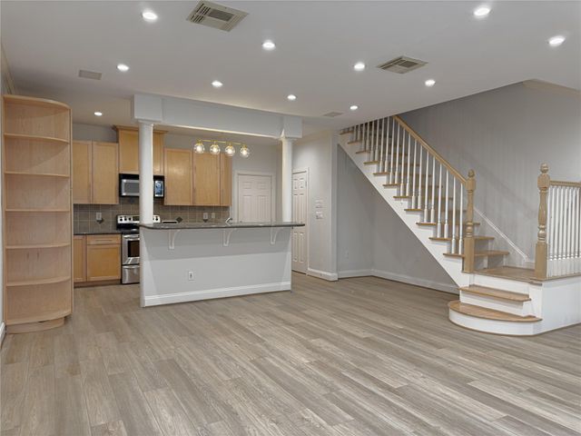 2976 Holly Hall Street 2976, Houston, TX 77054