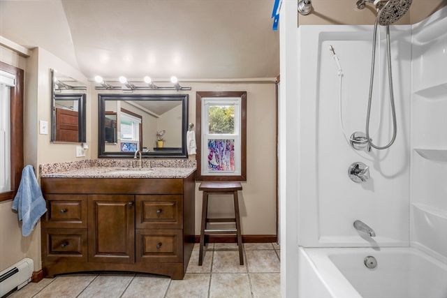 845 Middleboro Ave, Taunton, MA 02718