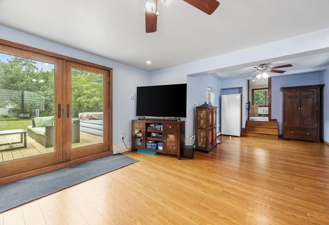 845 Middleboro Ave, Taunton, MA 02718