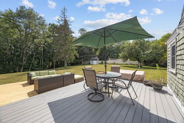 845 Middleboro Ave, Taunton, MA 02718