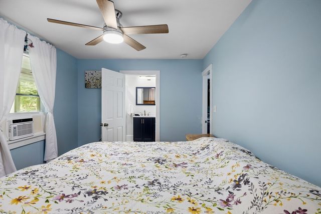 845 Middleboro Ave, Taunton, MA 02718