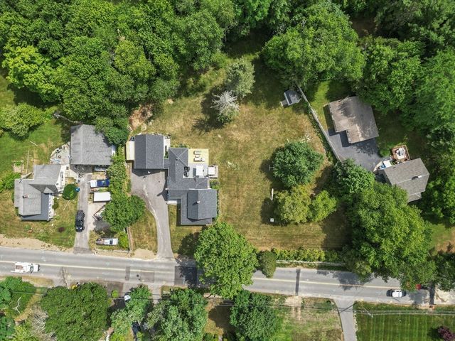 845 Middleboro Ave, Taunton, MA 02718