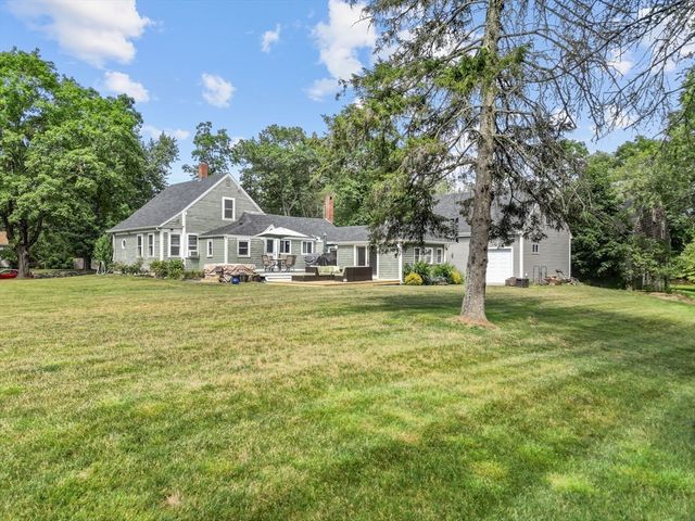 845 Middleboro Ave, Taunton, MA 02718