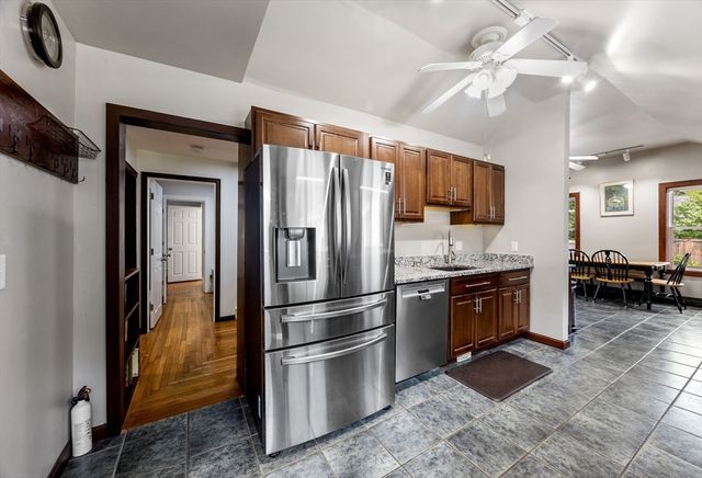 845 Middleboro Ave, Taunton, MA 02718