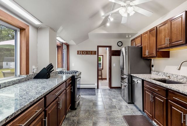 845 Middleboro Ave, Taunton, MA 02718