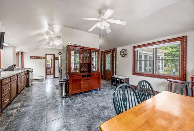 845 Middleboro Ave, Taunton, MA 02718