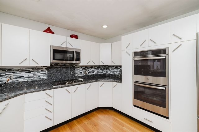 18 White Sisters Way, Canton, MA 02021