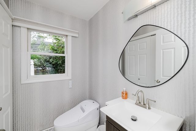 18 White Sisters Way, Canton, MA 02021