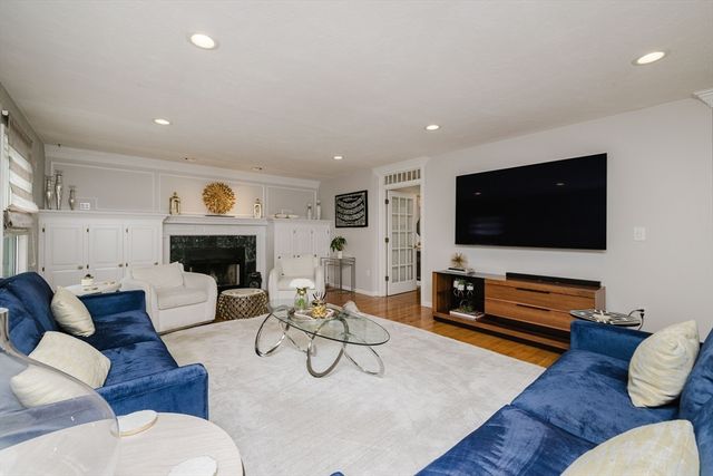 18 White Sisters Way, Canton, MA 02021