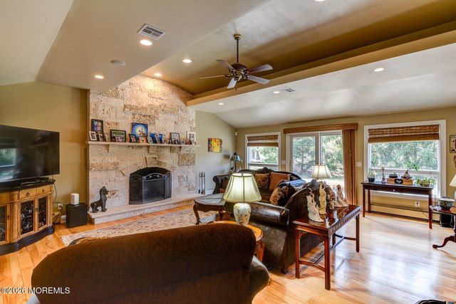 884 Breezy Oaks Drive, Toms River, NJ 08753