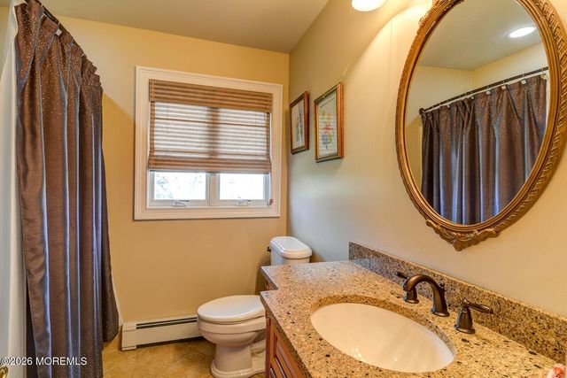 884 Breezy Oaks Drive, Toms River, NJ 08753