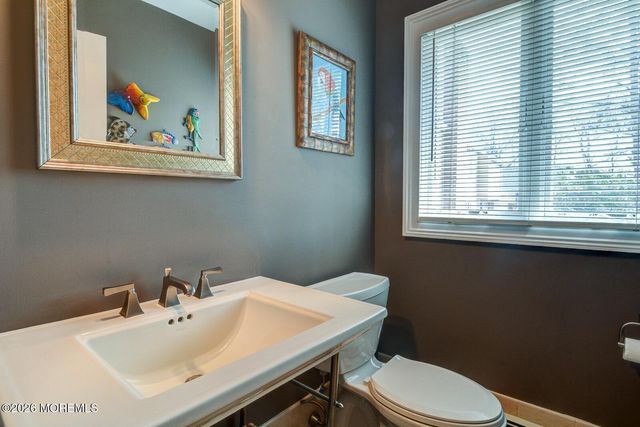 884 Breezy Oaks Drive, Toms River, NJ 08753