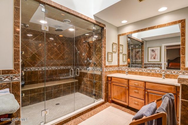 884 Breezy Oaks Drive, Toms River, NJ 08753