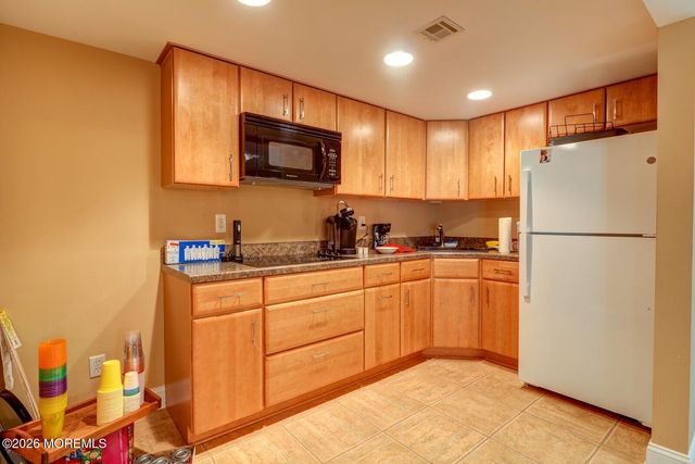 884 Breezy Oaks Drive, Toms River, NJ 08753