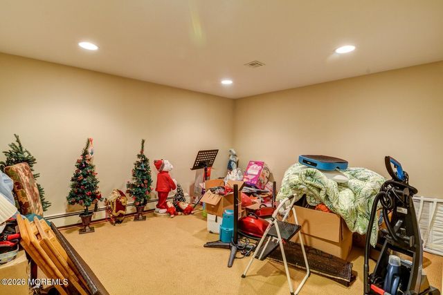 884 Breezy Oaks Drive, Toms River, NJ 08753