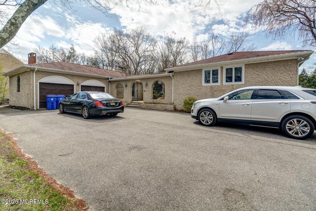 884 Breezy Oaks Drive, Toms River, NJ 08753