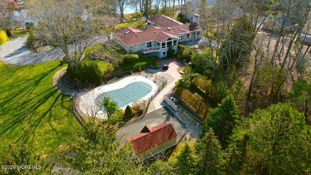 884 Breezy Oaks Drive, Toms River, NJ 08753