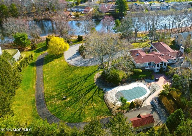 884 Breezy Oaks Drive, Toms River, NJ 08753