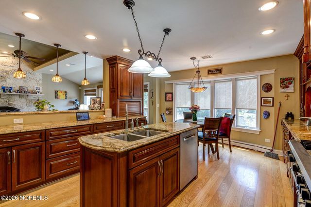 884 Breezy Oaks Drive, Toms River, NJ 08753