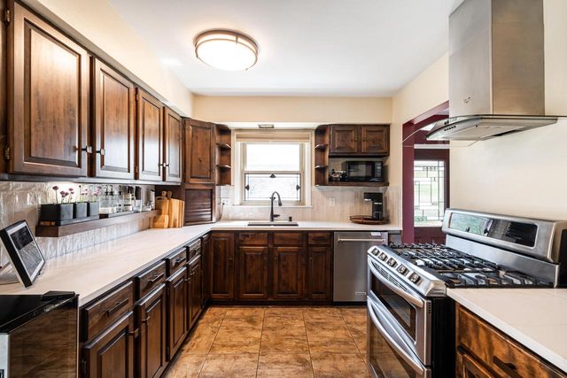 608 Williams AVENUE, South Milwaukee, WI 53172