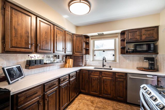608 Williams AVENUE, South Milwaukee, WI 53172