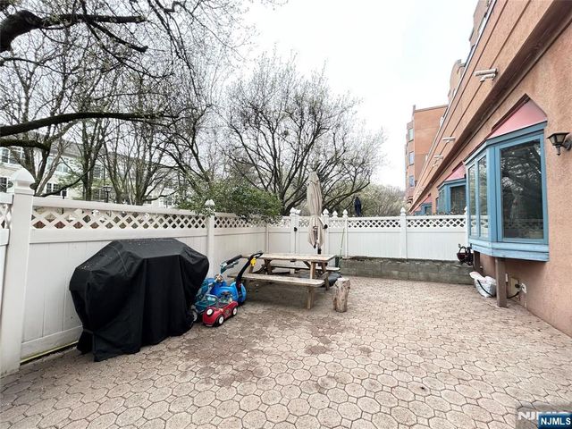 18 Independence Way J018, Edgewater, NJ 07020