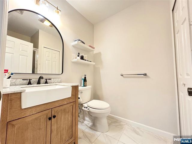 18 Independence Way J018, Edgewater, NJ 07020