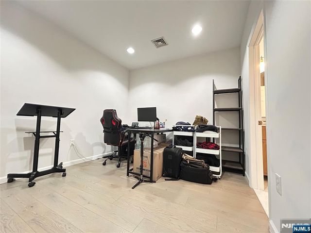 18 Independence Way J018, Edgewater, NJ 07020