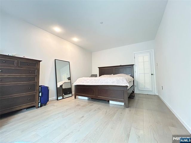 18 Independence Way J018, Edgewater, NJ 07020